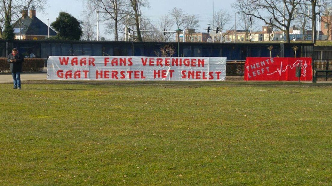 Spandoeken bij mars FC Twente