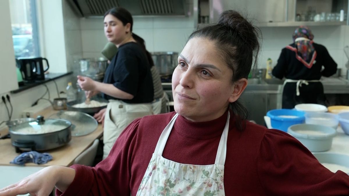 130 liter soep, 85 broden: duizend bezoekers dineren samen tijdens iftar Hengelo