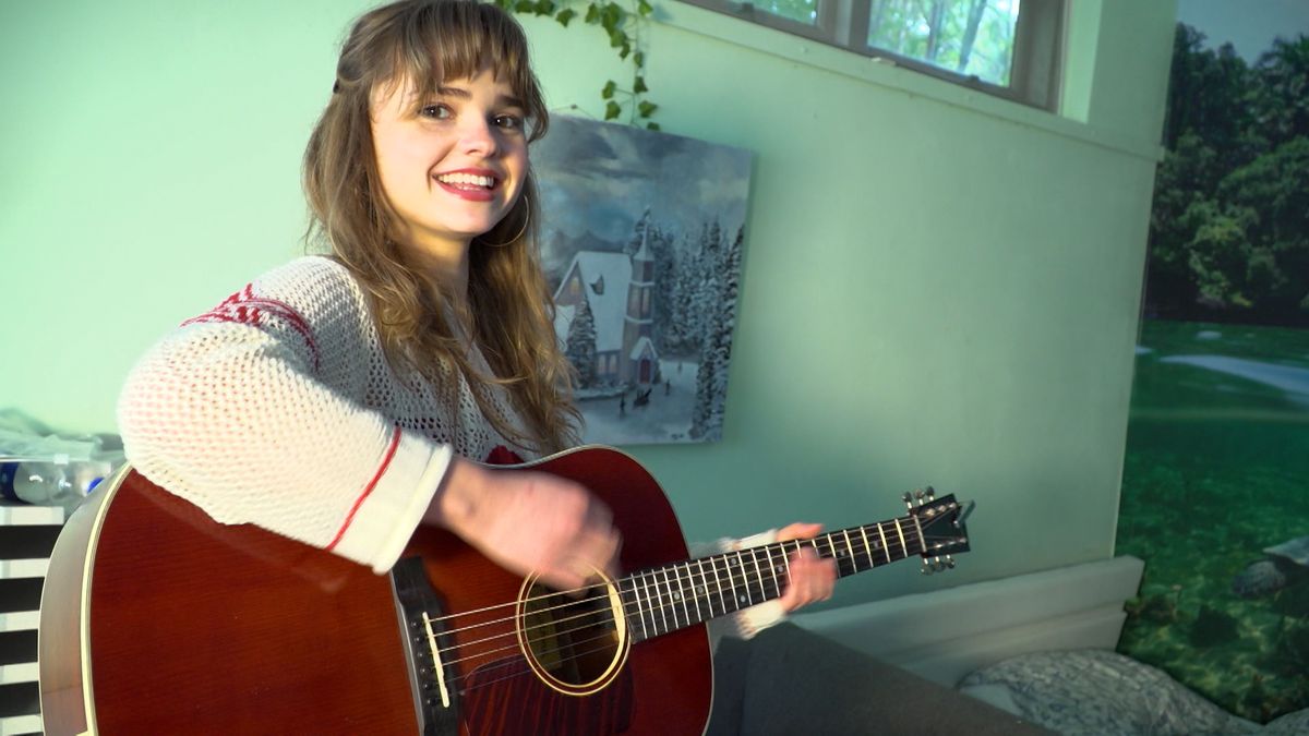 Singer-songwriter Reza brengt een nieuwe single uit en toert dit najaar met de Popronde