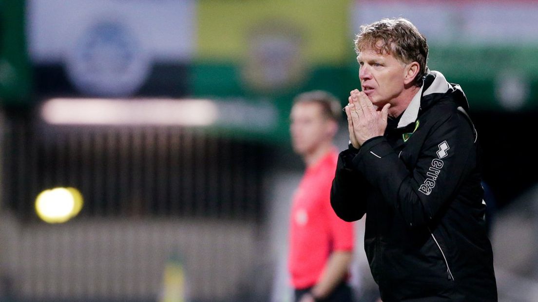 ADO-trainer Fons Groenendijk doet een smeekbede tegen Fortuna Sittard. 