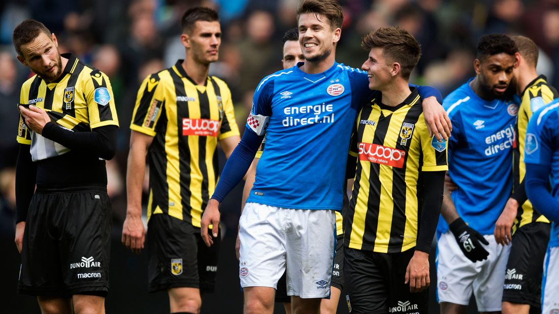 Marco van Ginkel met aanvoerdersband tegen oude club Vitesse.