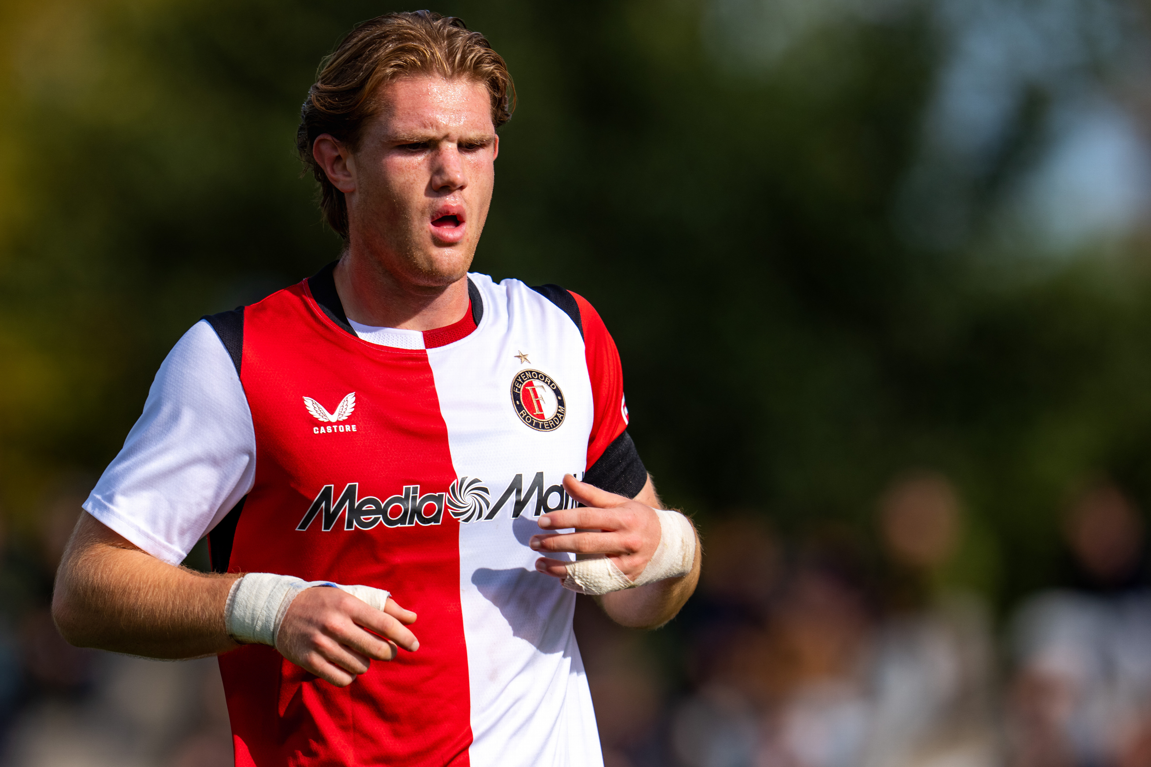 Zeeuws getint Feyenoord Onder 19 met één been in volgende ronde Youth League na zege in Spanje