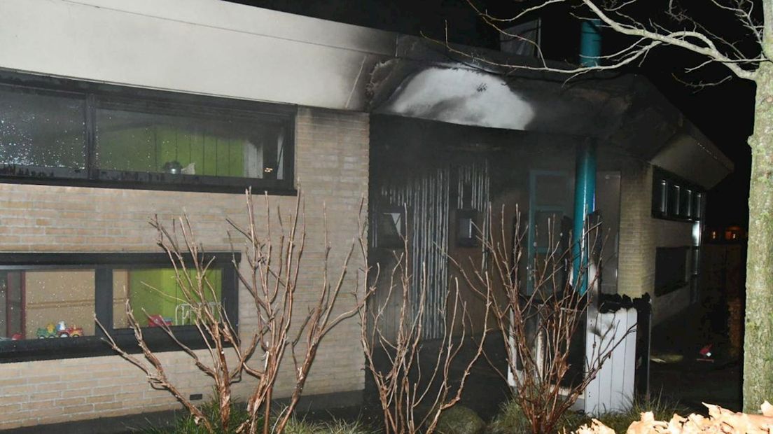 Kinderdagverblijf in Enschede zwaar beschadigd door brand