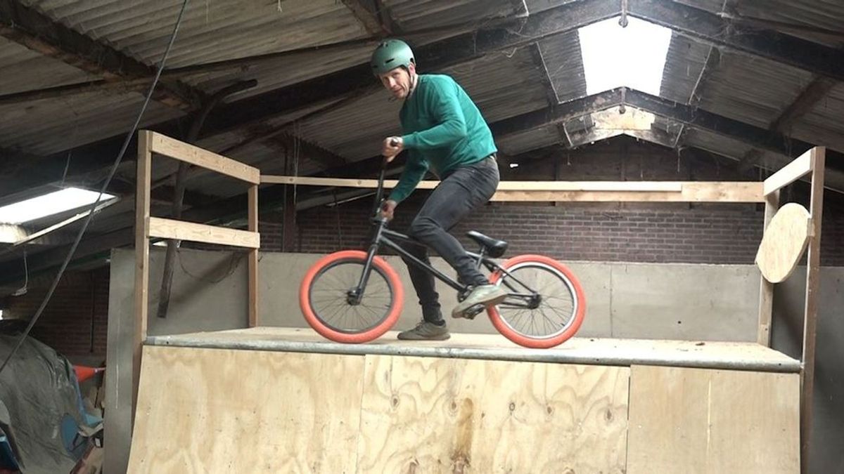 Ex-olympisch schaatskampioen Groothuis bouwde zijn eigen BMX-baan