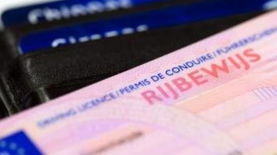 Afgevallen bumper verraadt bestuurster onder invloed