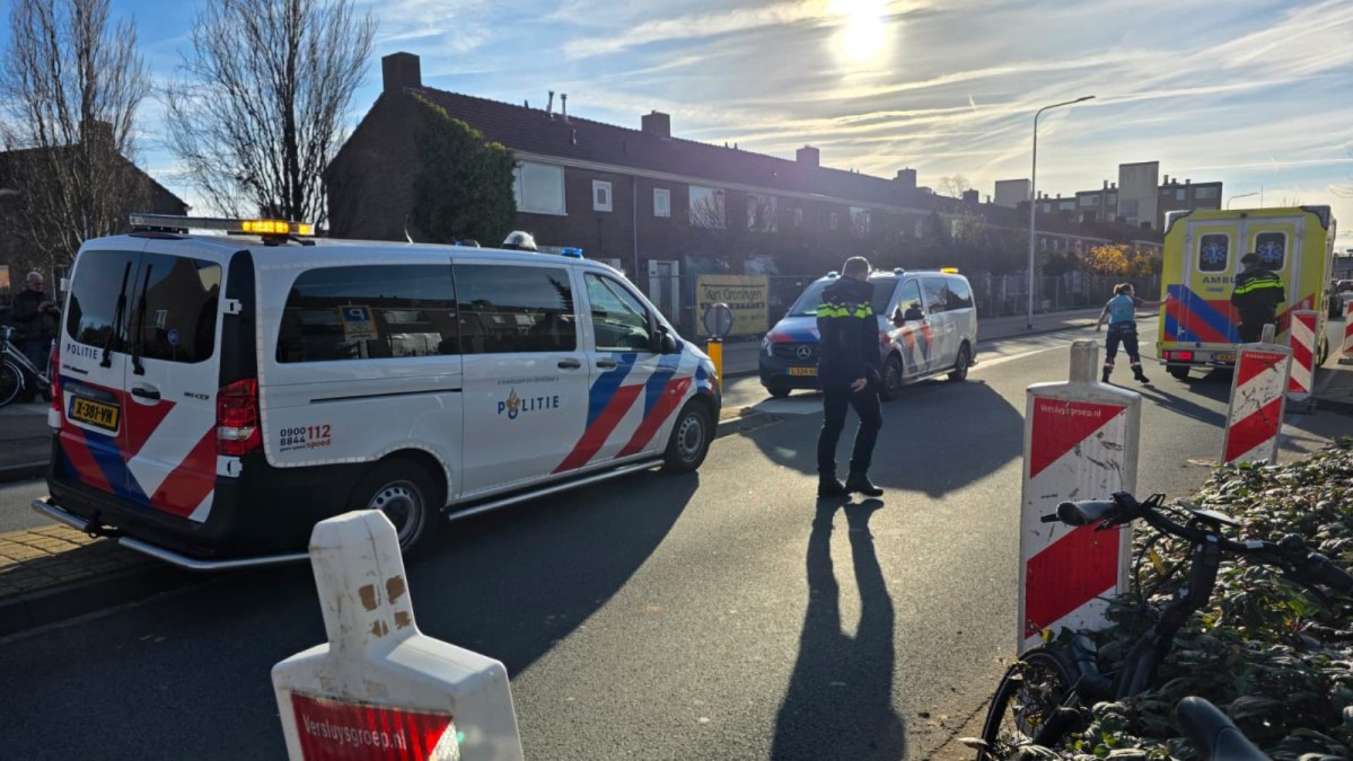 De motorrijder reed door na het ongeluk.