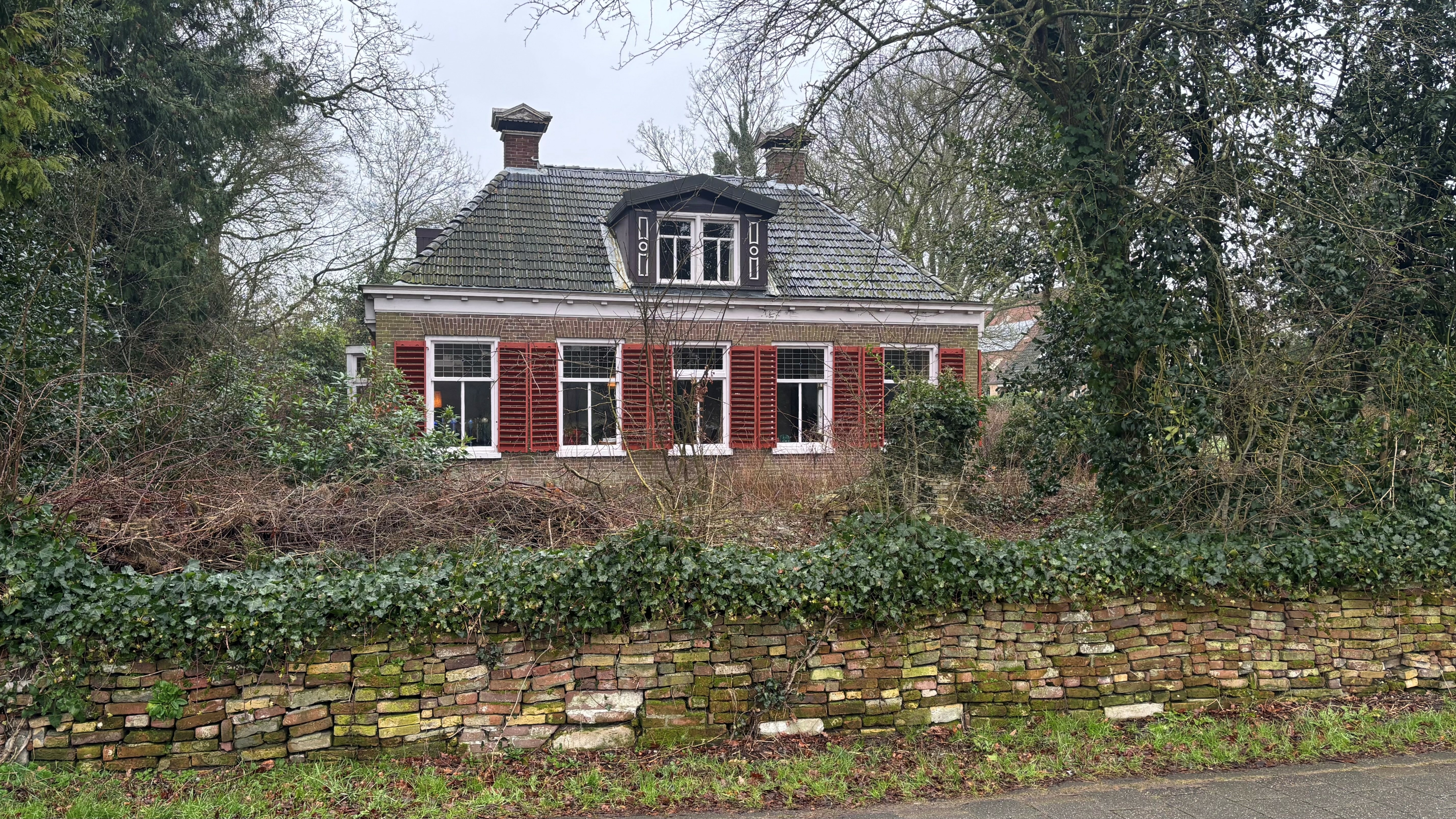 Wenhûs keunstner Le Roy nei jierrenlange rúzje te keap: behâlde as erfgoed of frije ferkeap?