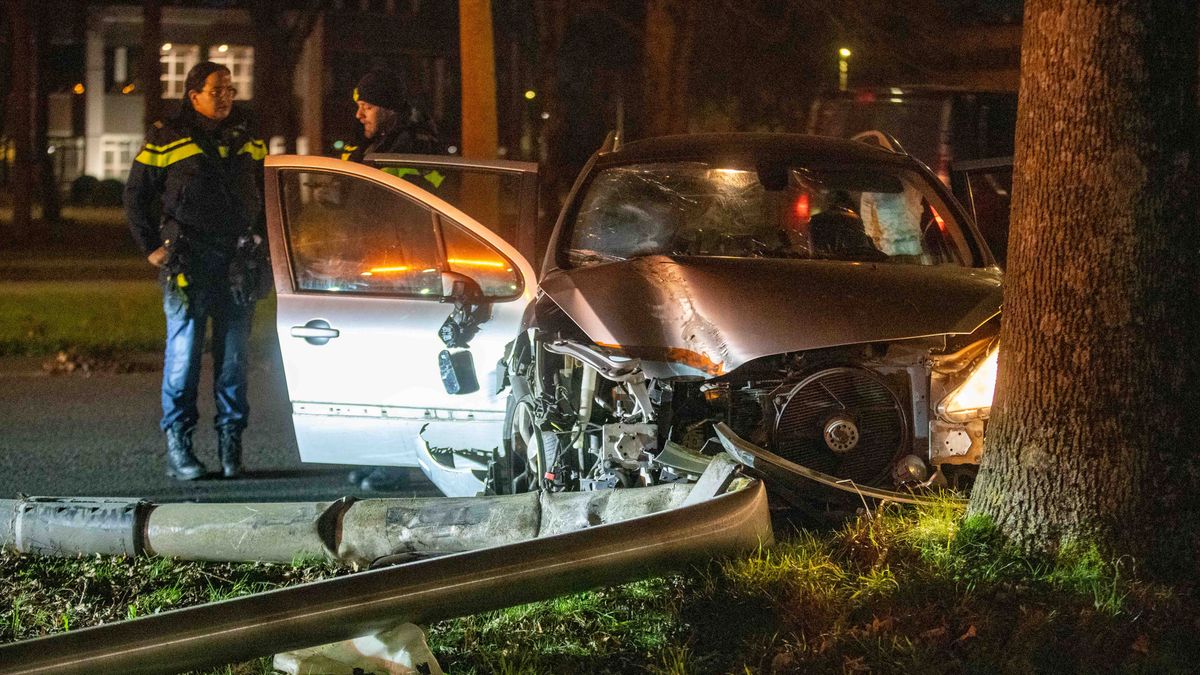 Politie: gevluchte automobilist in Deventer was jongen van 18 met slok op