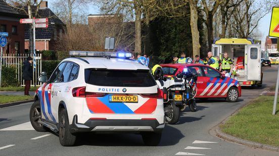 Fietser gewond na botsing met scooterrijder in Stad. Fietser gewond na botsing met scooterrijder in Stad.