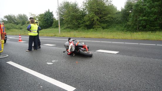 Schade door aanrijding • motorrijder gewond. Schade door aanrijding • motorrijder gewond.