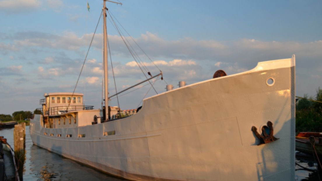 De Jura als woonschip (Rechten: Don Heijman)