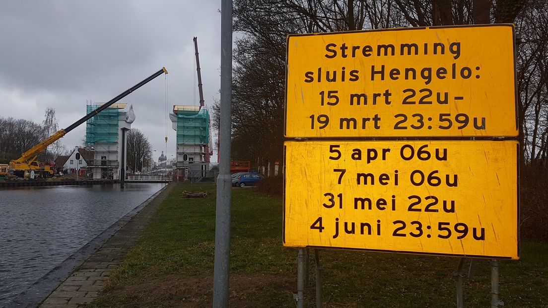 Werkzaamheden aan de sluis in Hengelo zijn begonnen