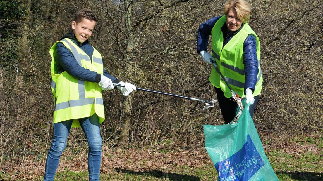 Kinderburgemeester Mats Nijhuis en wethouder Ursula Bekhuis van Tubbergen