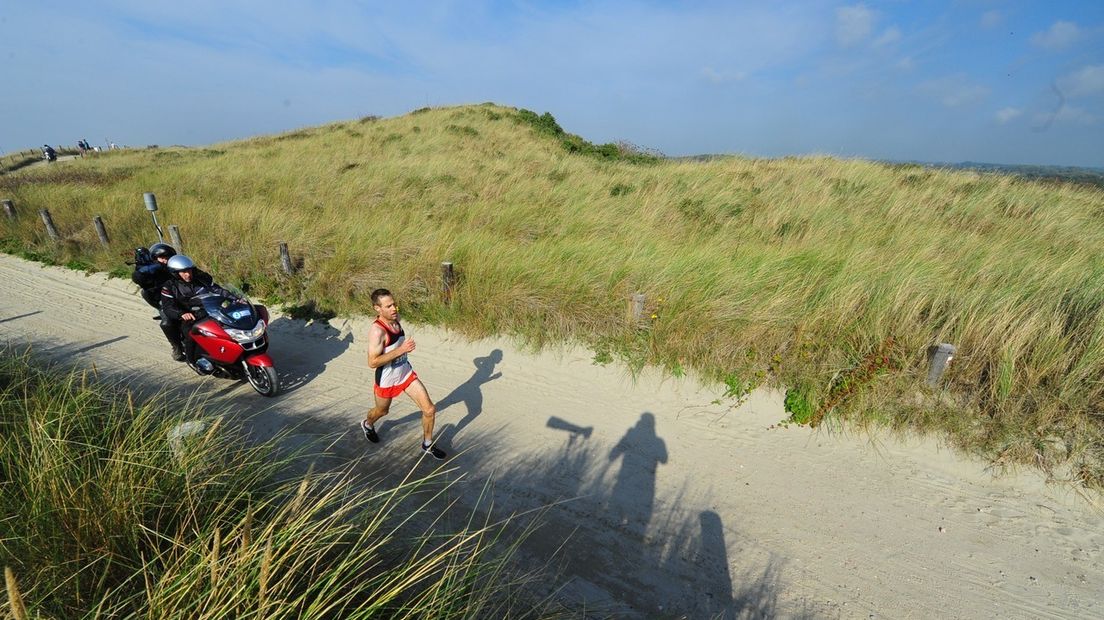 Belg Van Schuerbeeck soleert naar zege in Kustmarathon