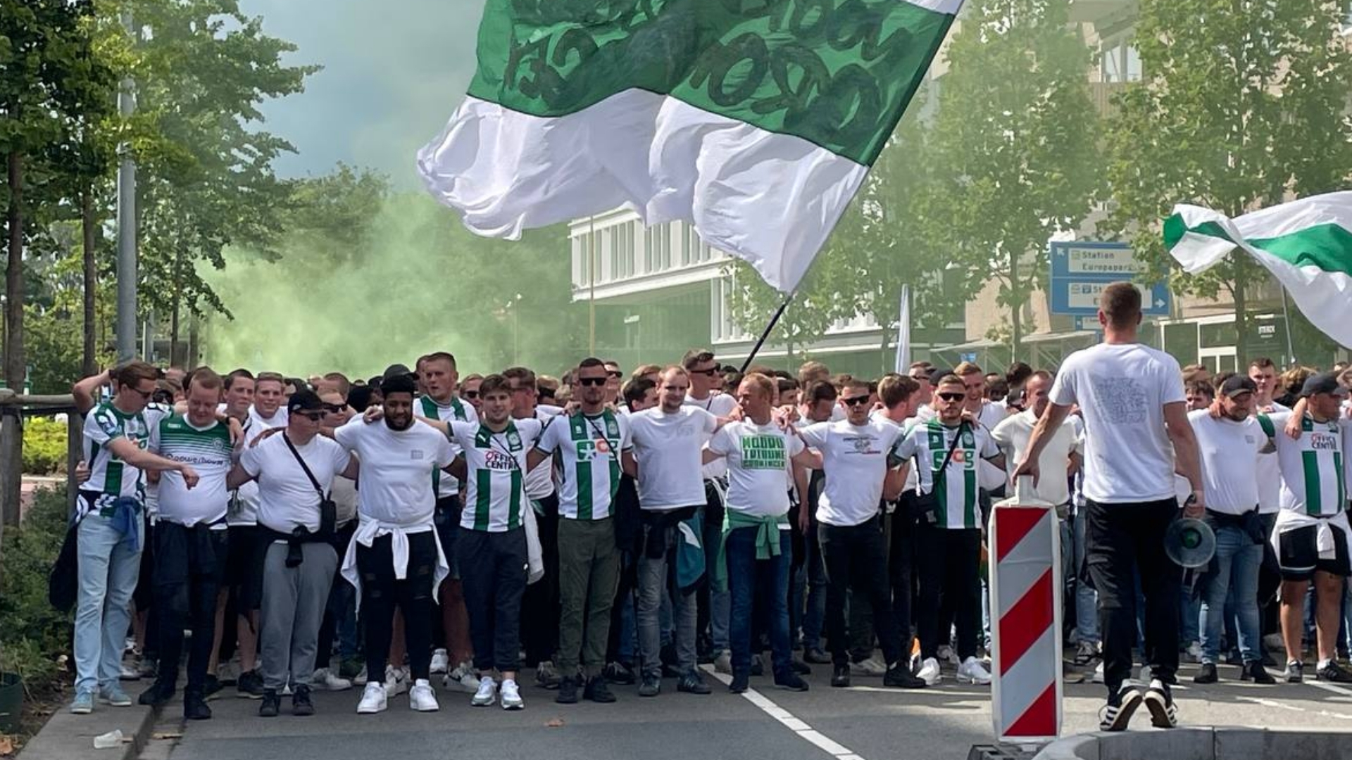 FC Groningen-fans Houden Vrijdag Optocht In Stad: Europaweg Anderhalf ...