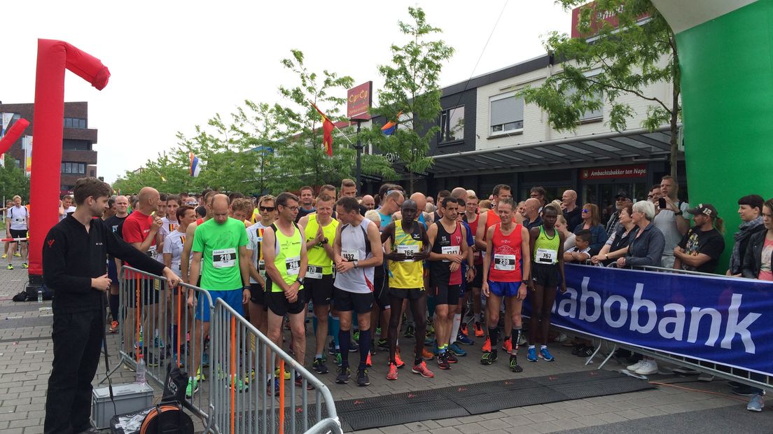 Start halve marathon (Rechten: Hugo Boogaerdt / RTV Drenthe)