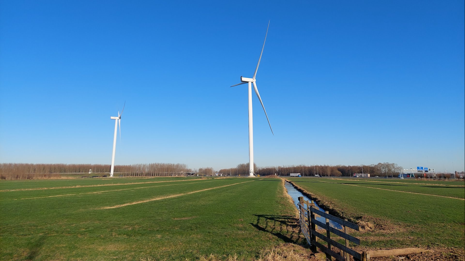 Windmolens aan de Autenasekade, in de buurt van Vianen