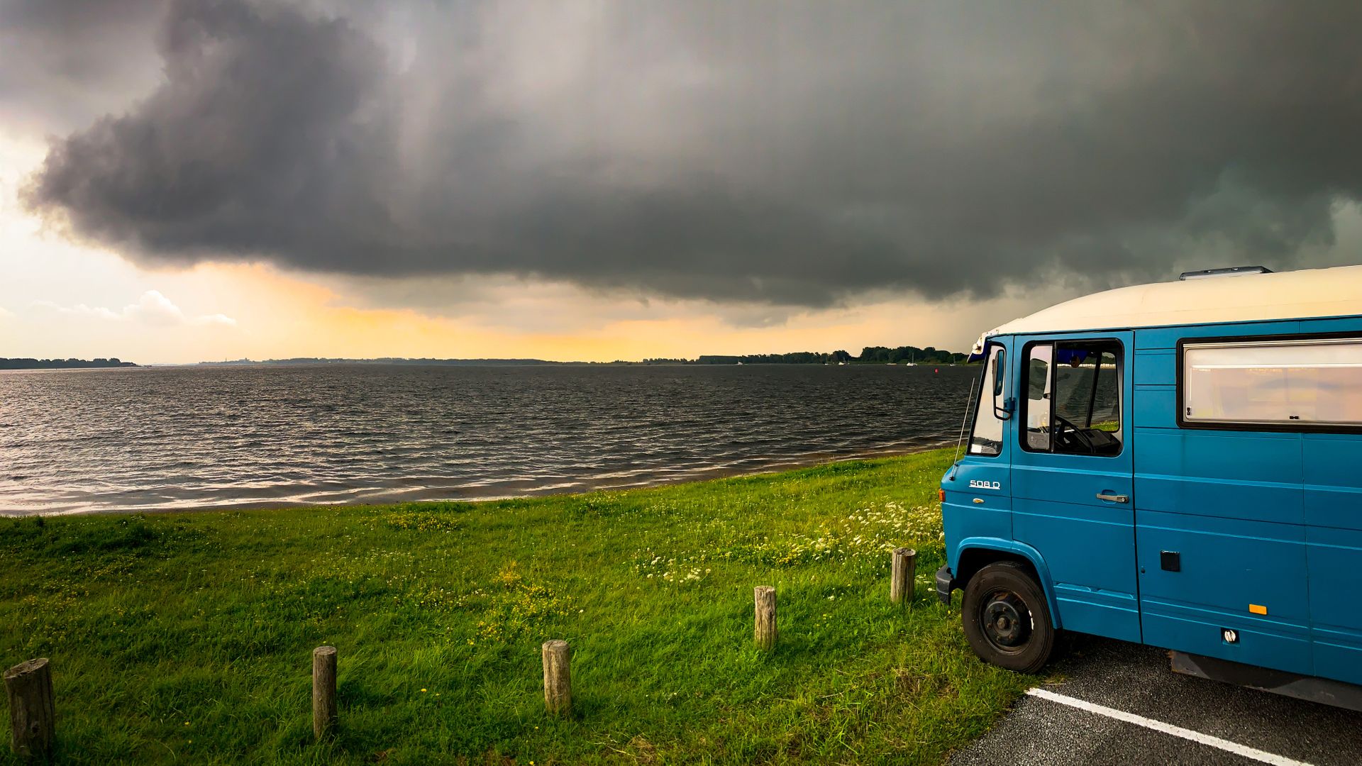 Code Geel In Zeeland: KNMI Waarschuwt Voor Onweersbuien Met Lokaal Veel ...