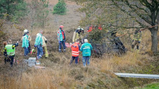 N381 bij Beilen afgesloten na ongeluk, bestuurster naar ziekenhuis. N381 bij Beilen afgesloten na ongeluk, bestuurster naar ziekenhuis.