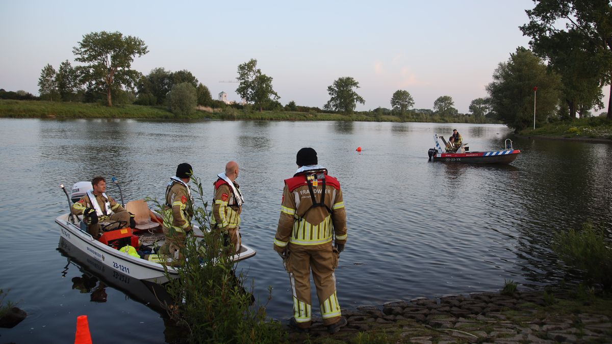 Twee vermisten na ongeval met bootje op Maas bij Heijen