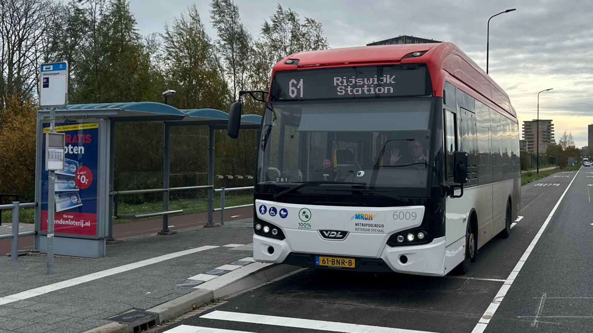 Bushalte Wilhelminapark in Rijswijk Buiten