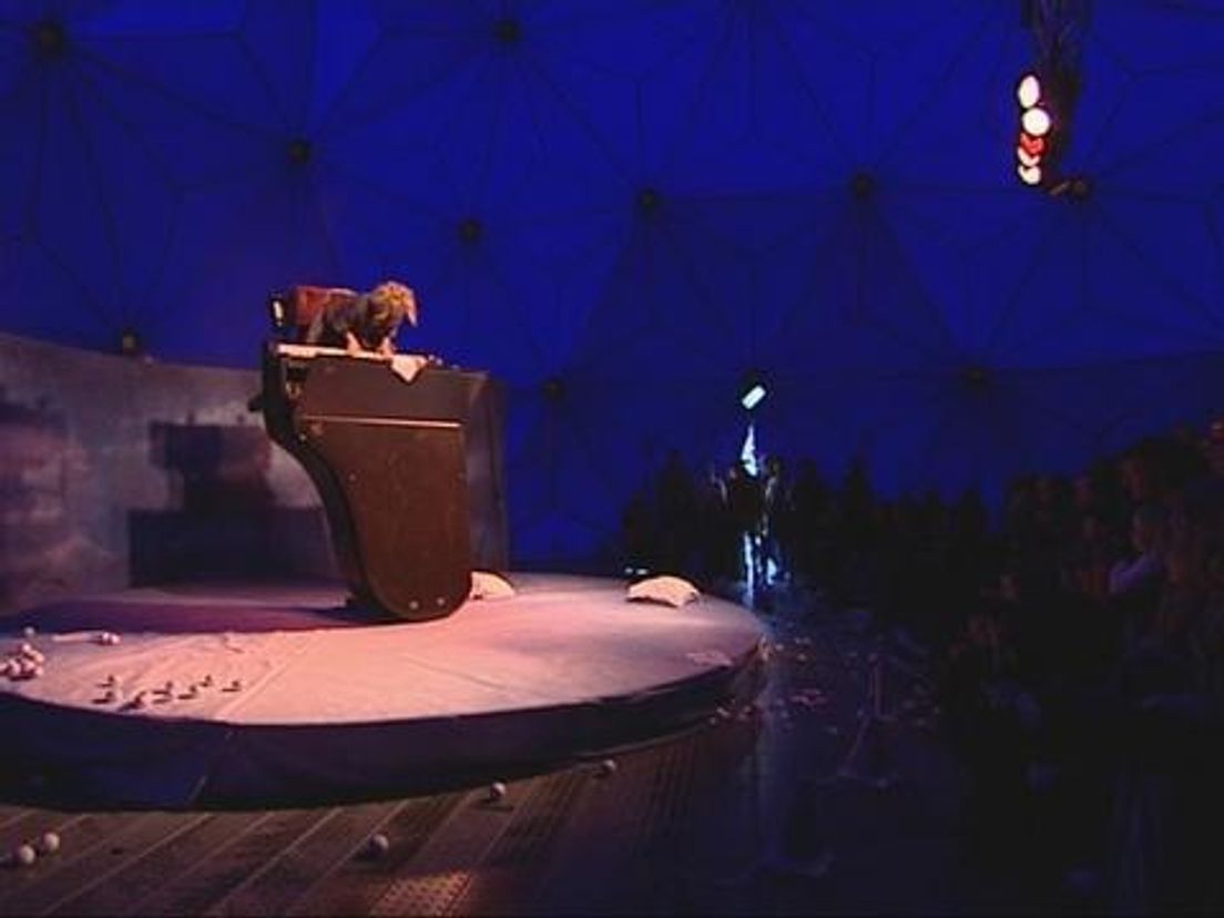 2010-circus02.cropresize.tmp.jpg