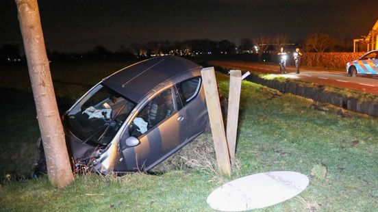 Auto's te water • gewapende overval