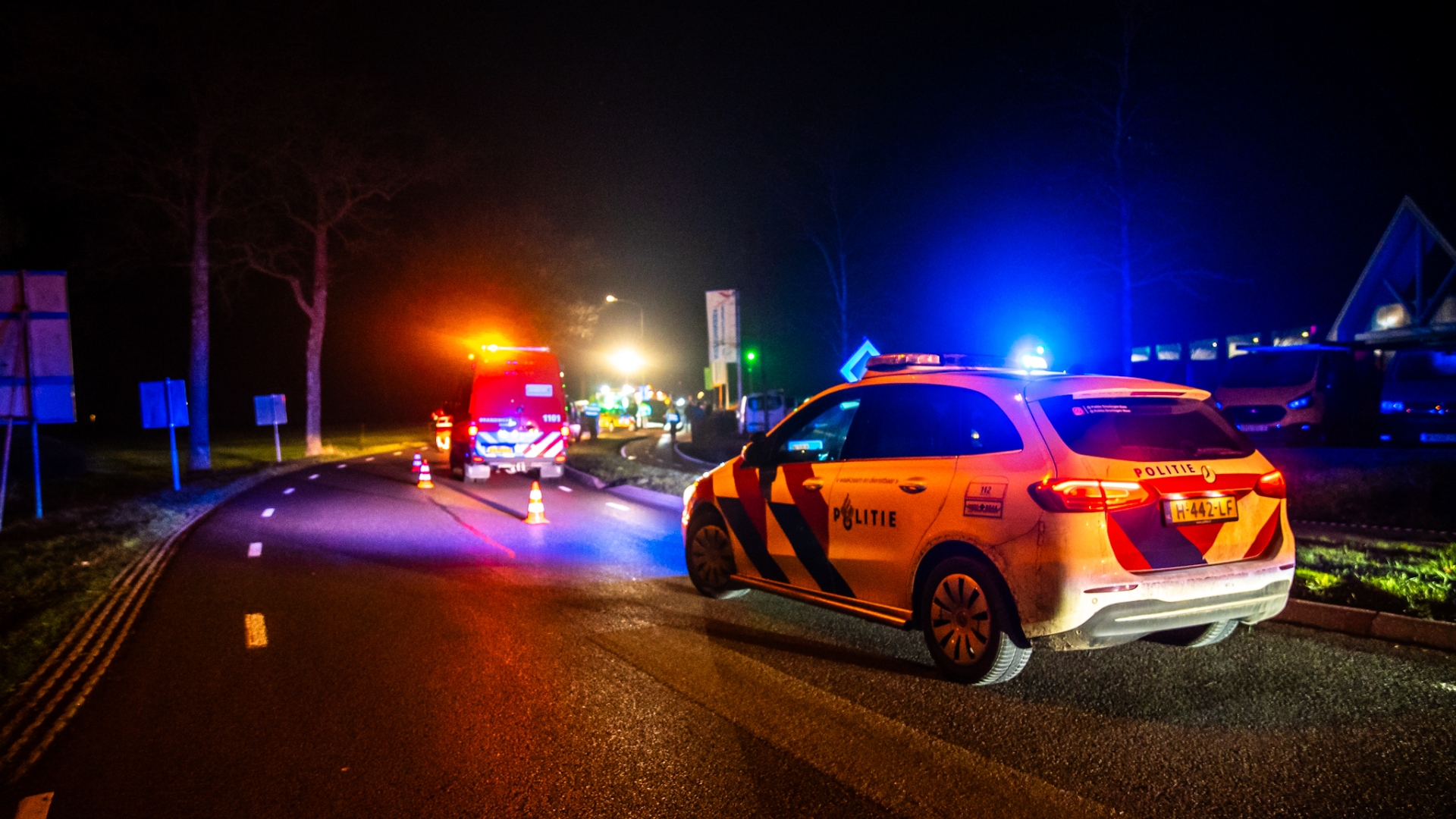 112-nieuws zaterdag 17 januari: Ongeluk op N388 bij Niebert • Auto en woningraam vernield in Leek.