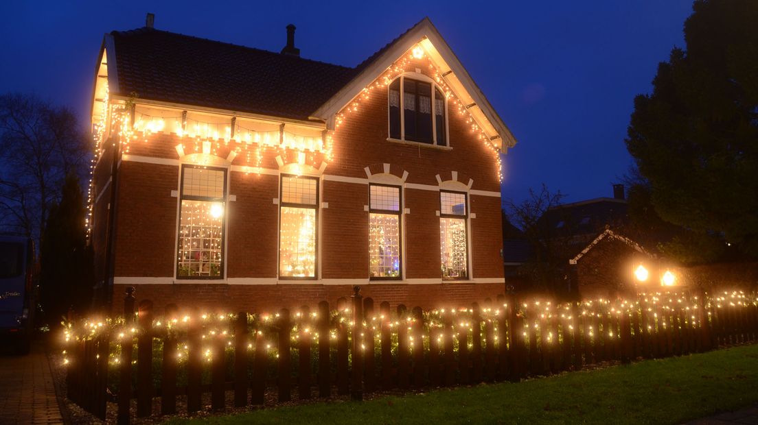 Veel kerstverlichting buiten is dit jaar een trend (Rechten: RTV Drenthe / Jeroen Kelderman)