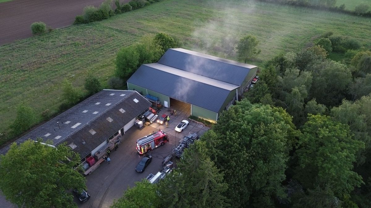 Vrachtwagen rijdt tegen auto • zware botsing Ressen