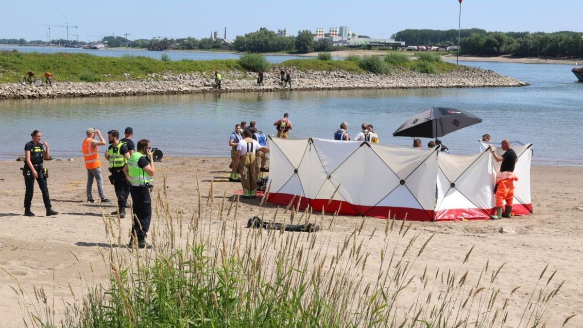 Vrouw (42) overleden in de Waal na redden kinderen