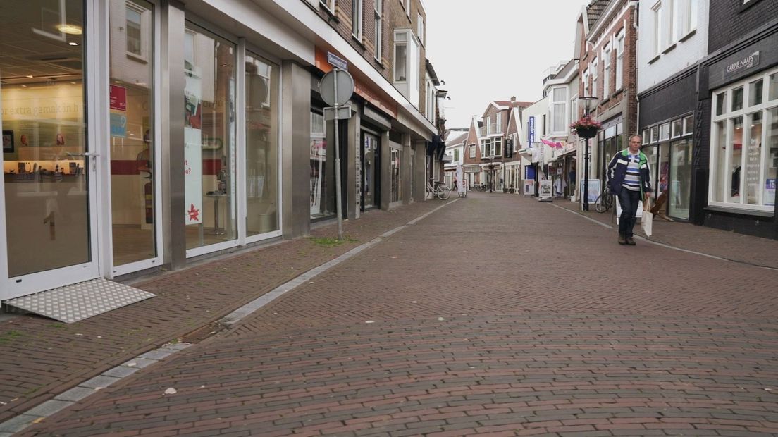 Leegstaande winkels in het straatbeeld