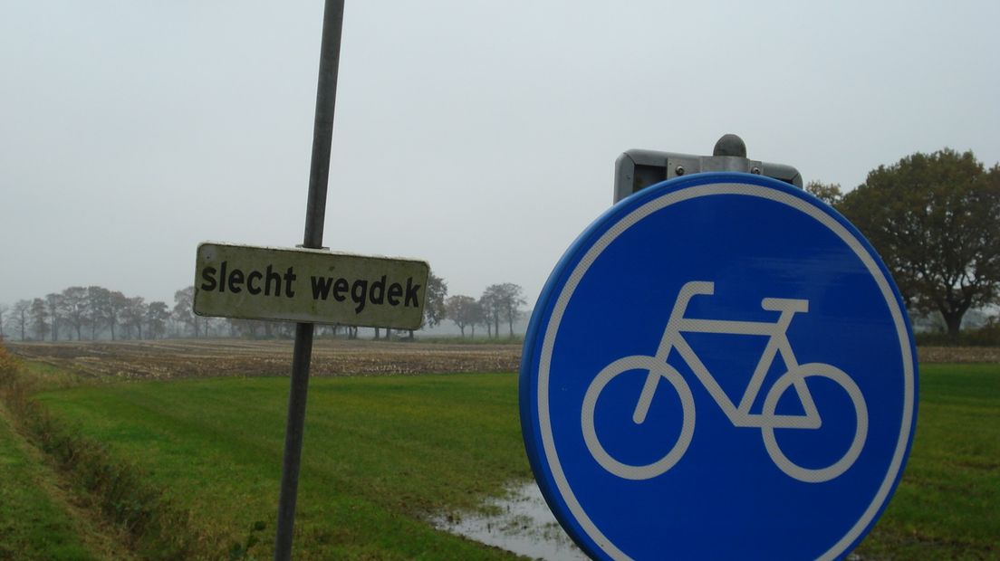Slecht wegdek fietspad Bunne (Rechten: archief RTV Drenthe)