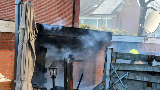 Gasfles ontploft na brand in schuur