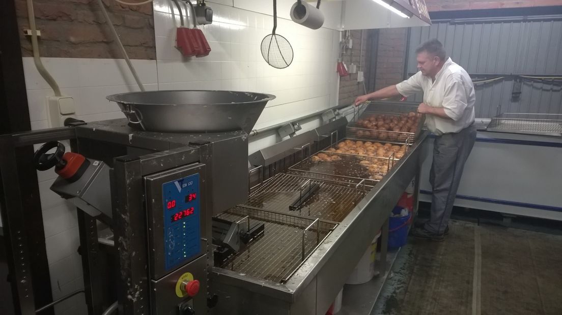 Oliebollen bakken