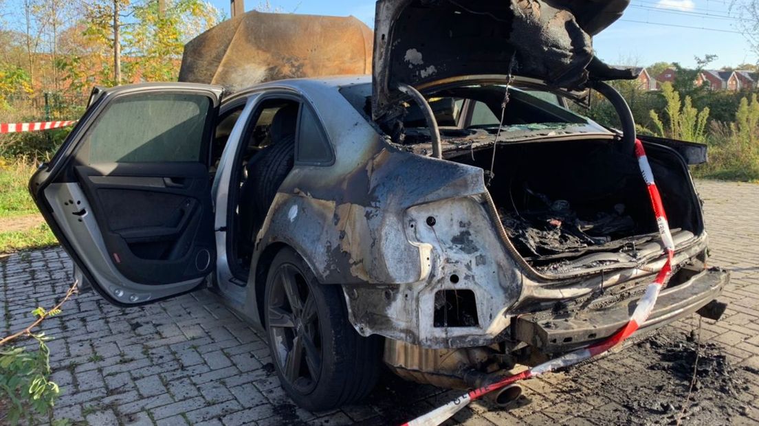 Begin deze maand ging er een auto in vlammen op aan de Lonnekerbrugstraat