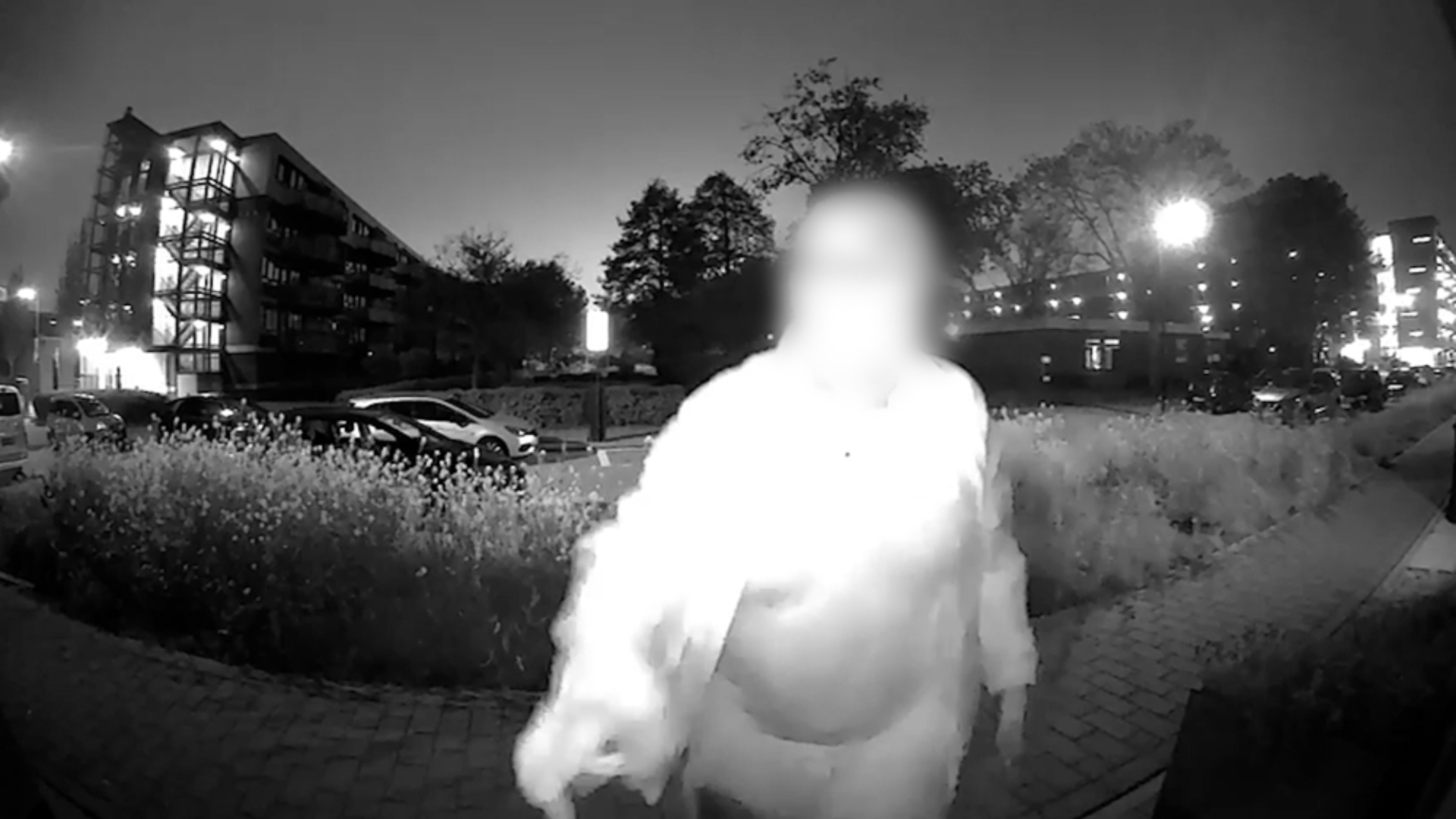 De deurbellendief tijdens een mislukte poging.