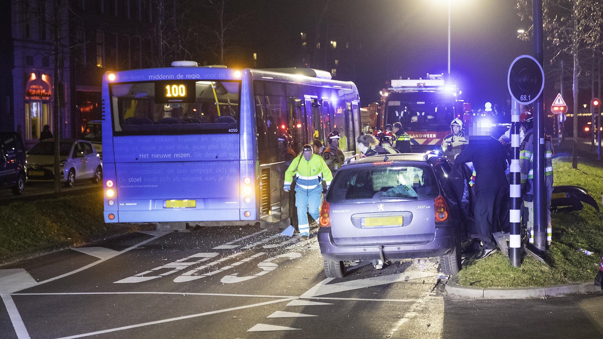 Gewonden Bij Botsing Tussen Lijnbus En Personenauto In Zwolle - RTV Oost