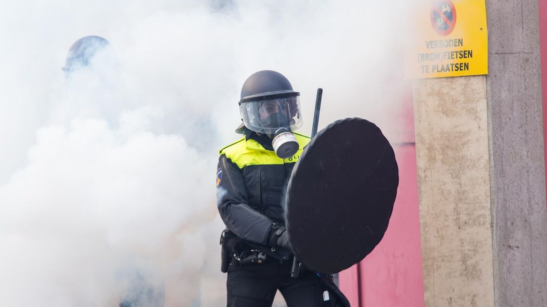 ME tijdens de opening politiebureau Enschede