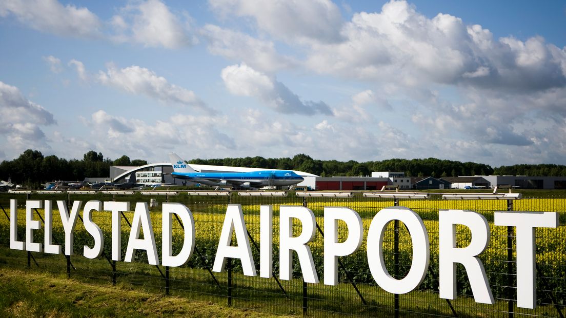Er is veel weerstand tegen Lelystad Airport (Rechten: ANP / Lex van Lieshout)