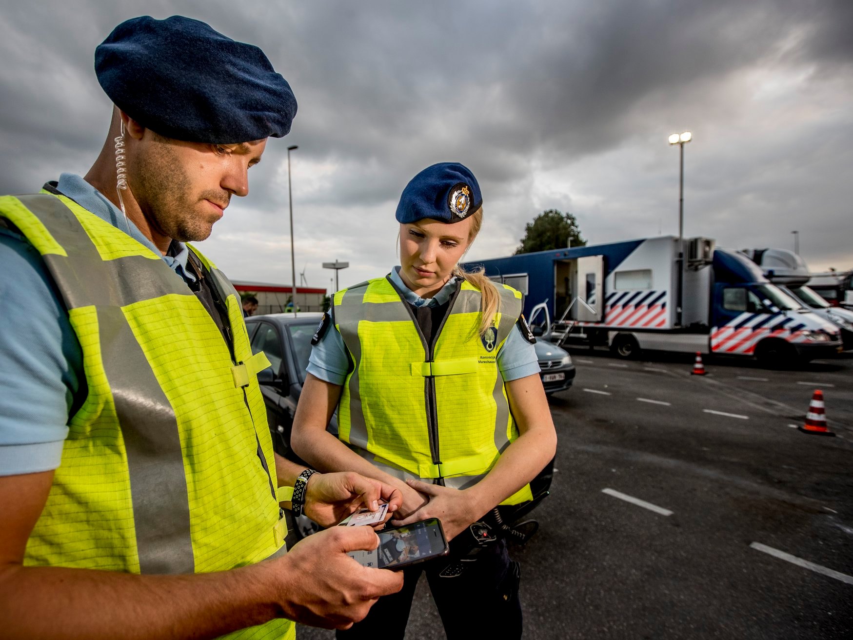 Marechaussee Arresteert Man Bij Duitse Grens Op Verdenking ...