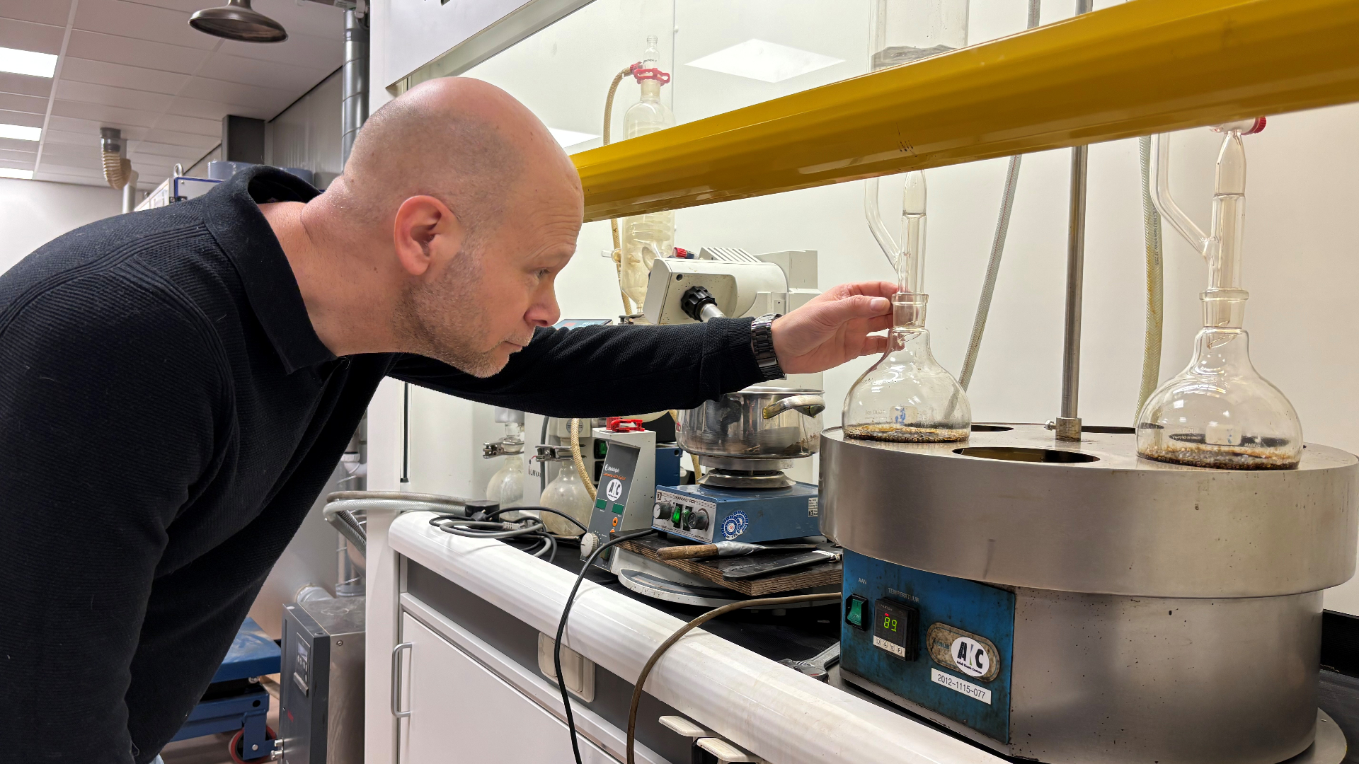 Gaten in de weg door de kou, in Vianen doen ze er onderzoek naar