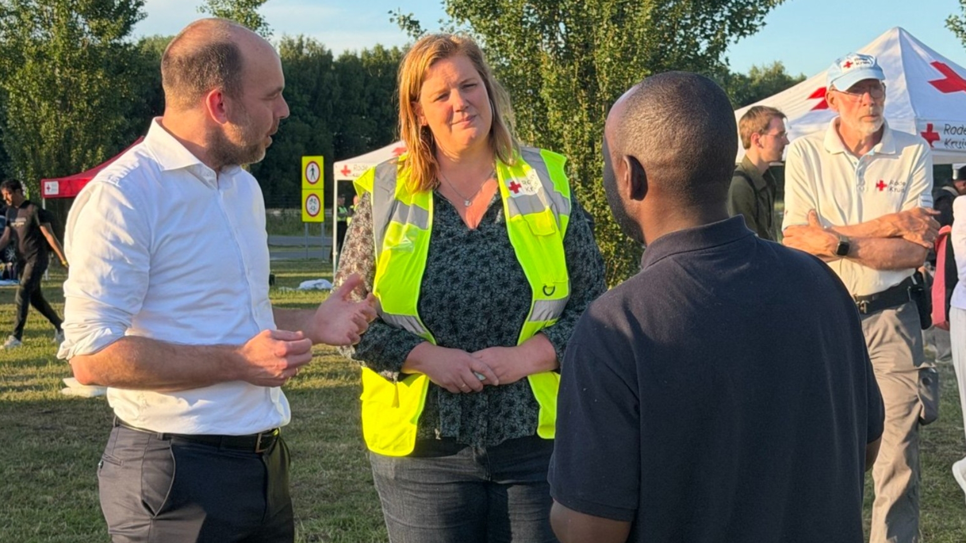Situatie in Ter Apel 28 mei: Asielminister: 'Treurig dat alleen Groningse gemeenten hulp konden bieden'