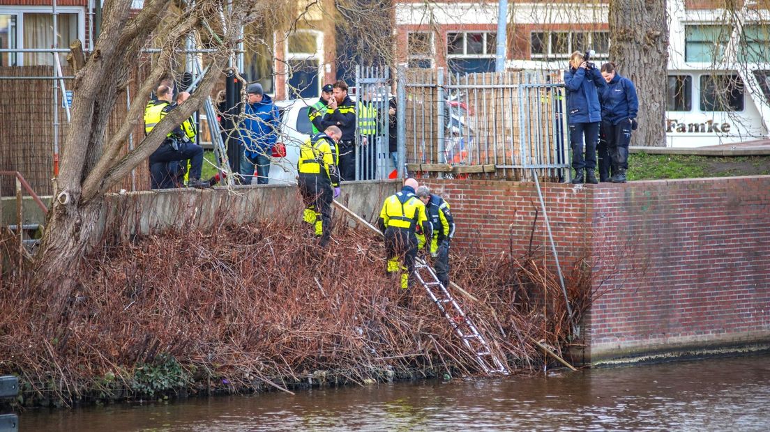 Hulpverleners bij de Winschoterkade