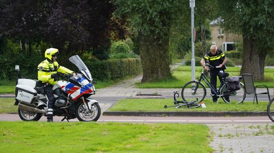 Twee fietsers gewond door botsing in Roden.