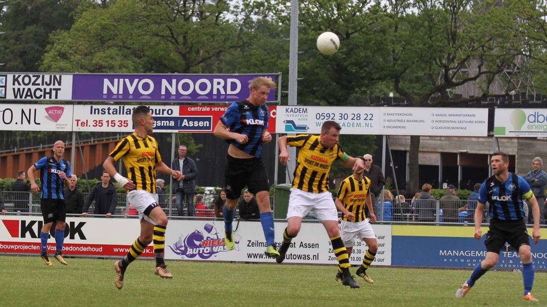 Marco van der Heide maakt de 2-2 (Rechten: Bennie de Boer)