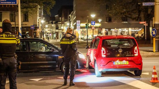 Man overleden na botsing | Rijstroken A12 dicht na ongeval. Man overleden na botsing | Rijstroken A12 dicht na ongeval.