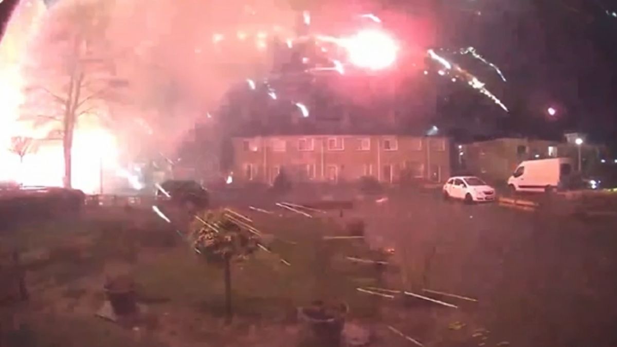 Politie zoekt getuigen en beeldmateriaal van vuurwerkexplosie Midwolda