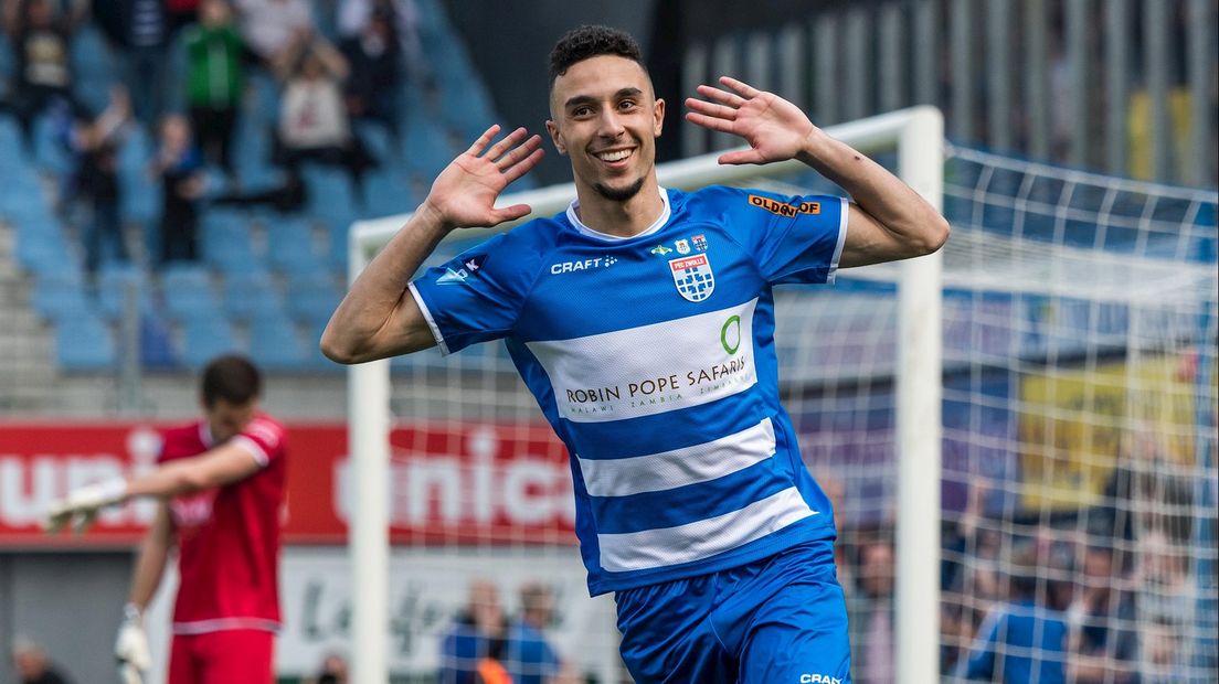 Younes Namli in het shirt van PEC Zwolle