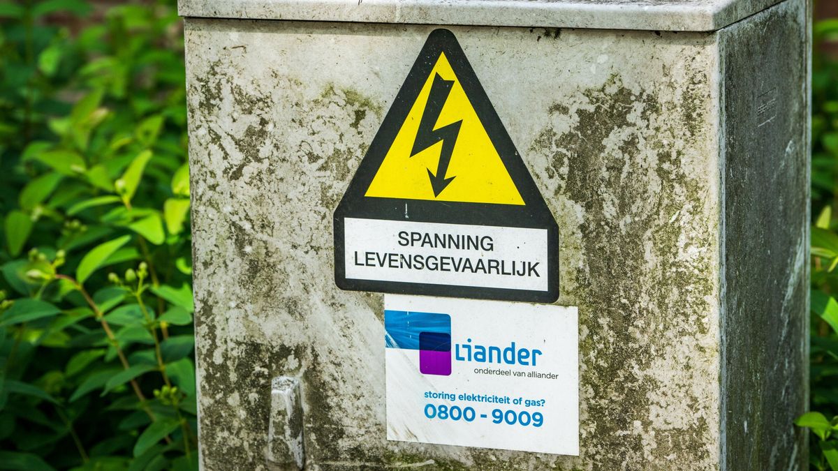 Grote stroomstoring treft huizen, bruggen en treinverkeer in Fryslân